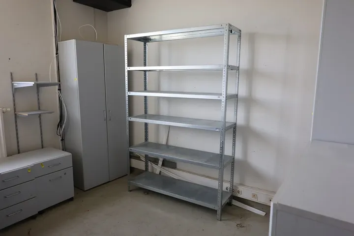 1 x Regal Maße: 130 x 40 x 200 cm